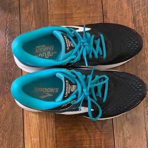 Brooks Women’s Launch 5 Running Shoes